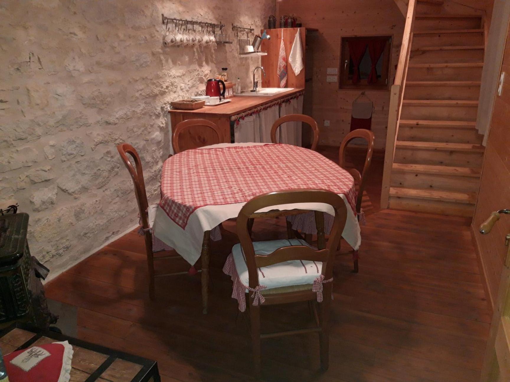 Valreley, Chambres Et Table D'Hotes Eco-Friendly Avec Bain Nordique Au Sud Du Massif Du Jura Champagne-en-Valromey 외부 사진